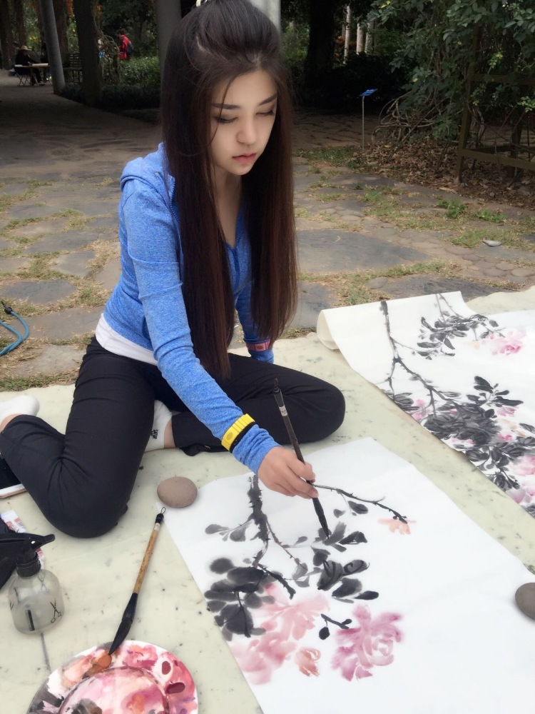 石榴糖浆-北京市·北京市·通州区--性格开朗大方 会自拍 会修图 微胖素人
160cm 57公斤