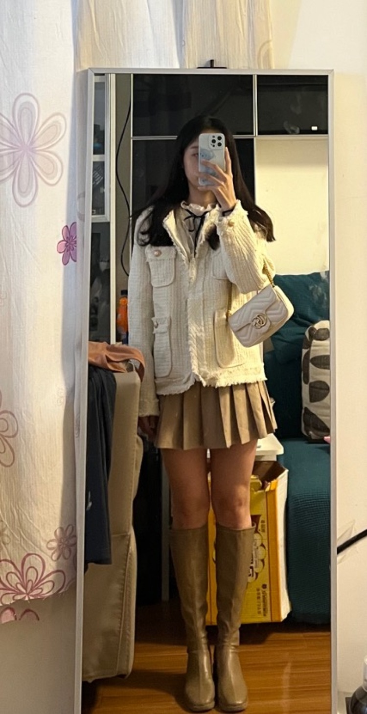 🥀Aurora-上海市·上海市·静安区--各人感觉可以寄拍,氛围感十足,可欲 可甜 可气质 如果需要这样的可以来联系我