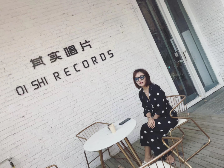 Rᴇ .-黑龙江省·哈尔滨市·道里区-抖音微博-大家好!秋婷
比较擅长p图拍照,喜欢拍照,可做买家秀,合作模特,短视频带货,vlog制作,种草笔记
身份:主播带货
年龄:28
身高:169CM
体重:54KG