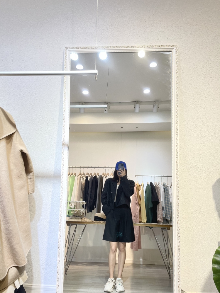 叫我王肿-四川省·乐山市·市中区-抖音、微博-平时喜欢穿搭,喜欢分享,喜欢拍照📷拍照技术也很👌喜欢的东西就会做好