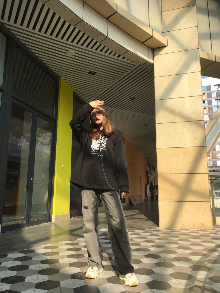 兜兜里没糖糖-广东省·深圳市·龙华区--苹果13出图,可接淘宝,拼多多,京东,拍单出图快。各种风格,商家来聊,一件40一套60