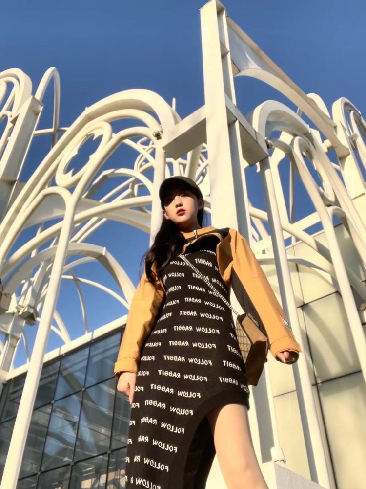 NE.98-山东省·青岛市·市南区--服装表演专业毕业,拍摄经验丰富,可接寄拍,商用拍摄,网店打卡