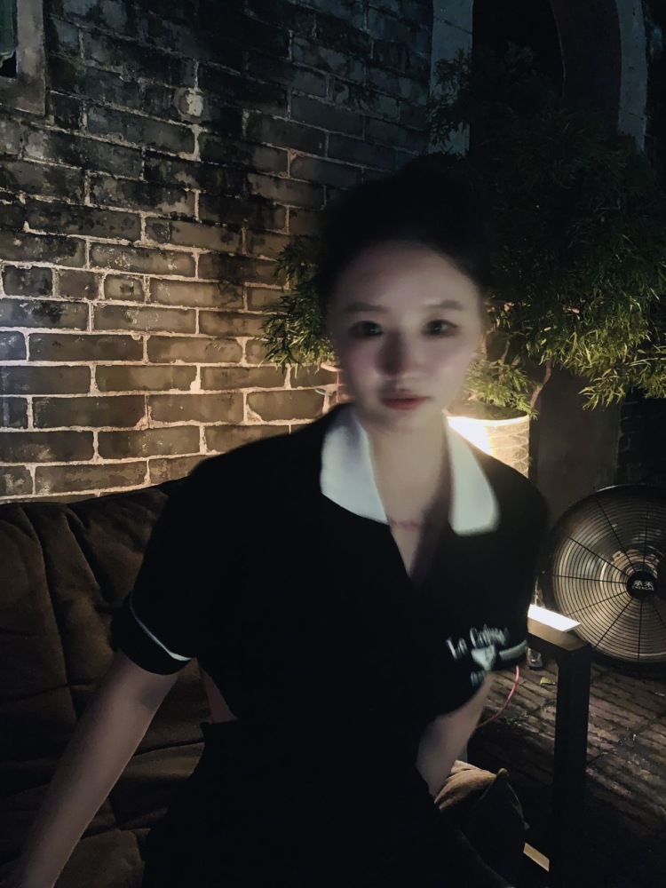 半熟芝士-广东省·珠海市·香洲区-meme-会拍照 p图 体重158 100斤
可以接受商家要求
可以自己化妆做'造型