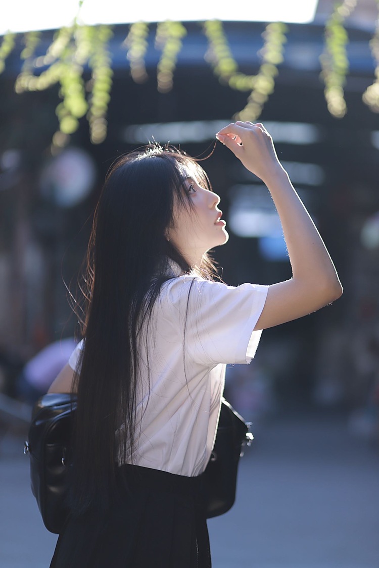 🦄 二踢脚-广西壮族自治区·南宁市·青秀区-抖音-本人身高164 体重93 风格多样 做事认真 诚信接拍 好说话 🉑️长期合作 
可接：买家秀、种草带货、直播带货、短视频芾货 私域流量推广、店铺代播、短视频vlog创作、产品测评、免费试用、探店打卡 