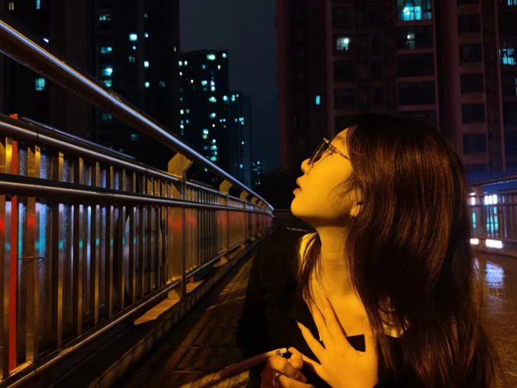 Dylan🥰-重庆市·重庆市·沙坪坝区-抖音 快手 某红薯-我喜欢跳舞,也喜欢自拍,也很喜欢穿搭,对穿衣服很讲究,就想挣一点零用钱就够了