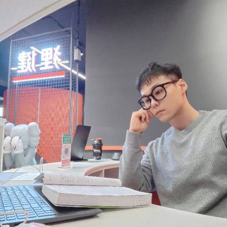 潘彬彬-广西壮族自治区·南宁市·青秀区--形象好00后健身教练！喜欢拍摄。气质很不错希望能接单模特啥的
