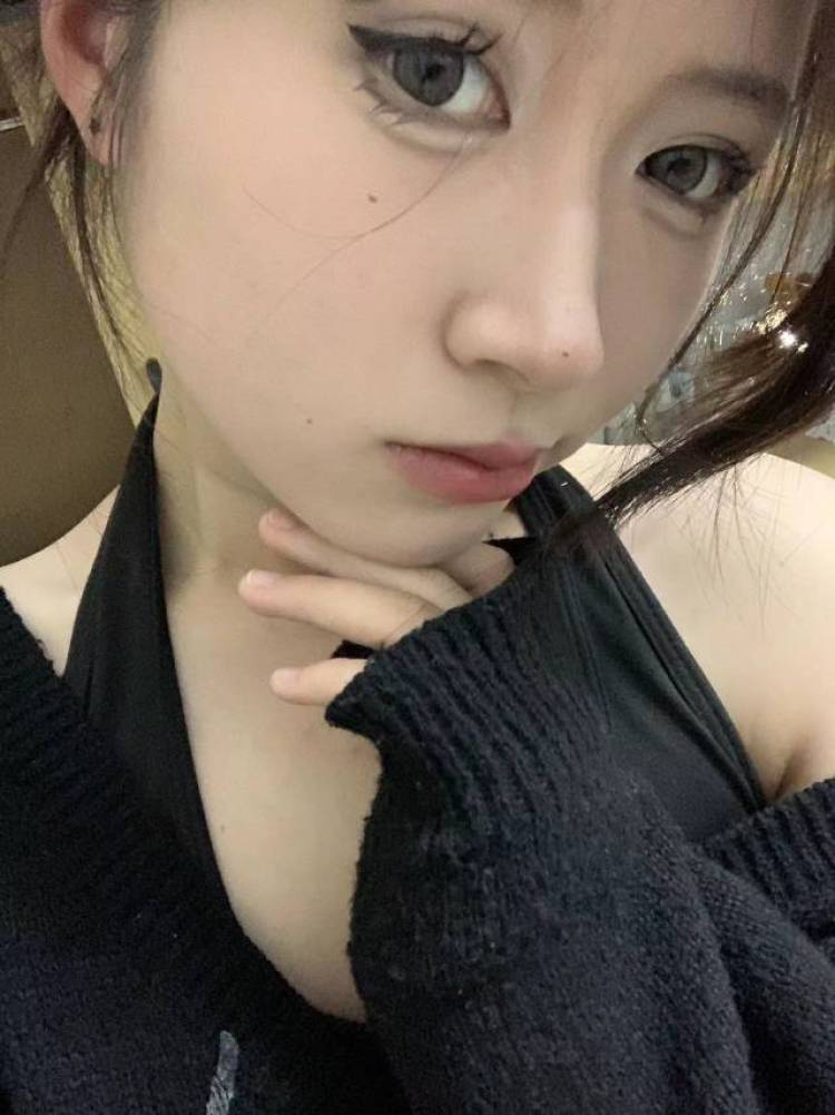 小昕-安徽省·芜湖市·湾沚区--我是一名高中生  想做寄拍接些单子 拍照风格都很适合 基本什么都能驾驭