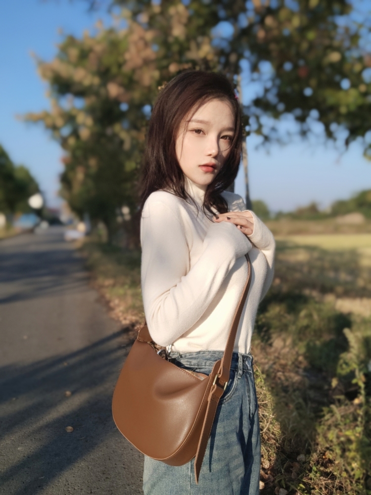 ᥫᩣ-江苏省·南京市·江宁区--买家秀,素人模特,有一点经验,在学习,在成长,好相处,好沟通,,,风格多变,不设限,祝卖家生意兴隆,财源广进