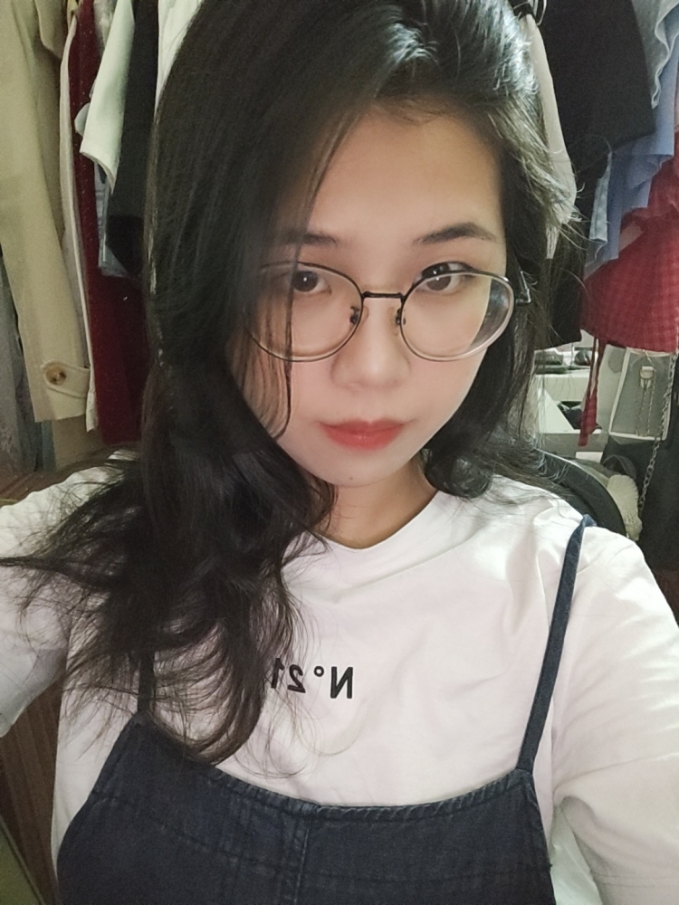 .-广东省·东莞市·厚街镇-快手，抖音-空闲时间多，可接买家秀，寄拍，平时喜欢对镜拍，价格可谈，感谢支持！！