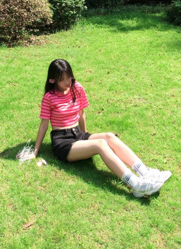 MOM-重庆市·县·忠县--本人身高160体重46kg喜欢拍照，性格开朗，平时比较喜欢休闲，甜酷的风格，有拍照经验，快来找我呀