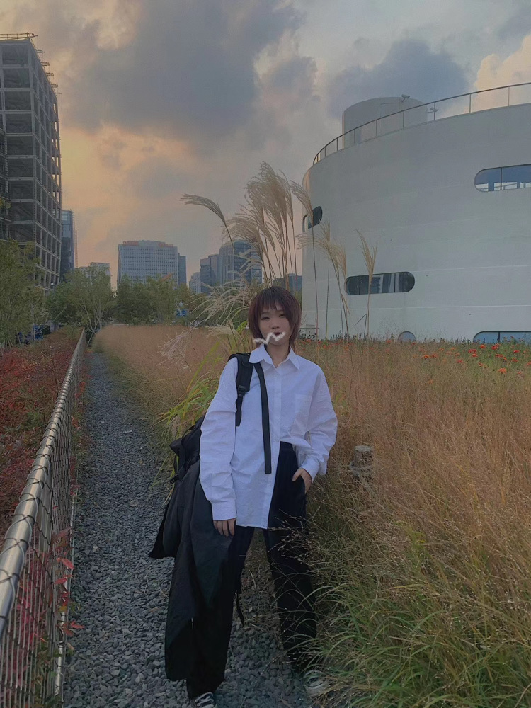 Vampire-上海市·上海市·徐汇区--小白前来报道 接买家秀 衣服鞋子包包饰品都可以哦 能拍能搭配能找场地 完全不用操心
各位商家大大看看我~