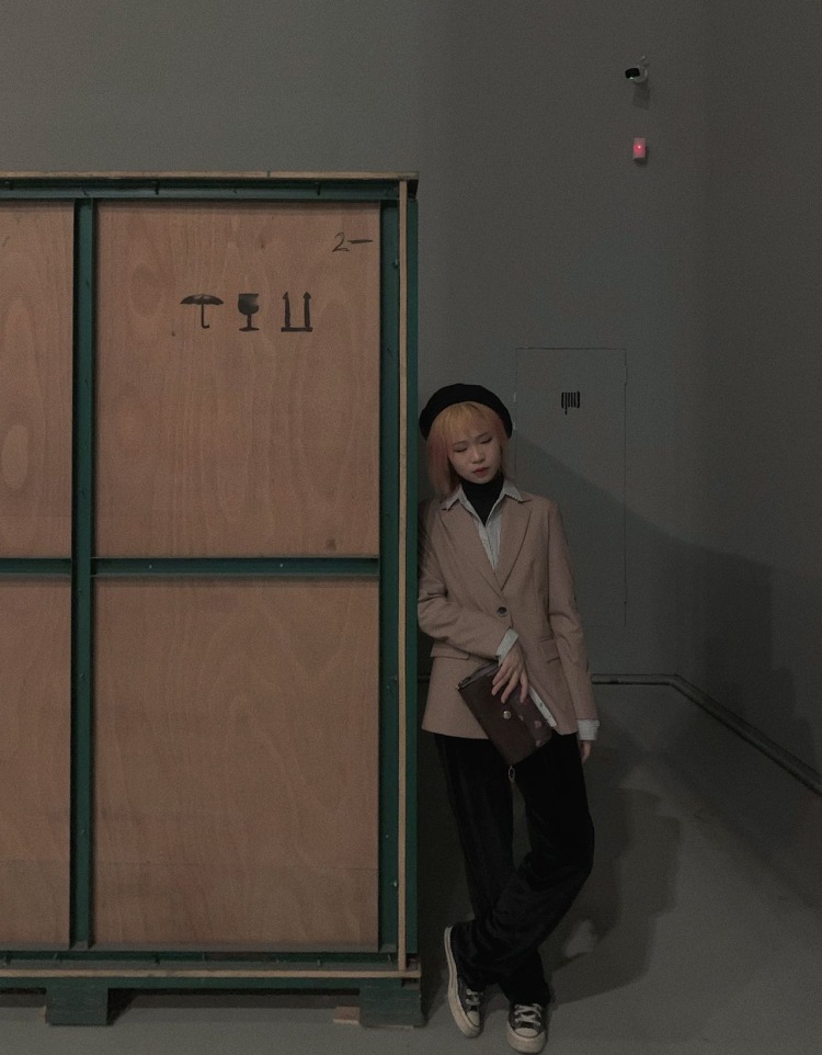 Vampire-上海市·上海市·徐汇区--小白前来报道 接买家秀 衣服鞋子包包饰品都可以哦 能拍能搭配能找场地 完全不用操心
各位商家大大看看我~