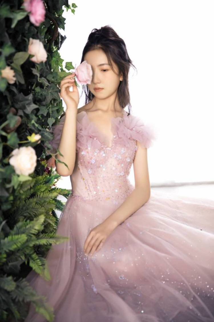 ʚ仙気ɞ-新疆维吾尔自治区·伊犁哈萨克自治州·伊宁市-某红薯-才艺:拉丁舞、电子琴、视频剪辑、文本朗读、主持、摄影
梦想:想成为一个优秀的演员
接单范围:买家秀、短视频创作vlog视频、校园推广、APP测评推广、平面模特兼职、探店打卡、社区团购推广