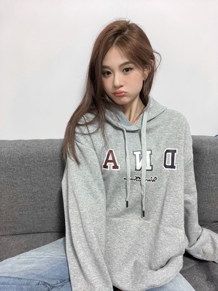 ㅤㅤ不能缺氧-福建省·厦门市·海沧区--🎵🍠不能缺氧 寄拍置换都可
国潮、纯欲风、网红名媛风、学院风、气质风都可驾驭,手势项链帽子都能拍