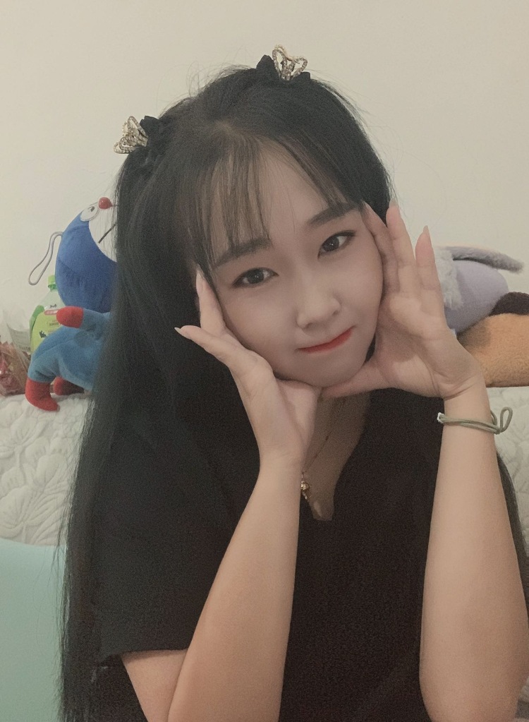 💡北北💚-山东省·淄博市·桓台县--喜欢拍照，会P图，会化妆，愿意尝试不同风格，衣服鞋子帽子饰品等都可以，想接一些寄拍～