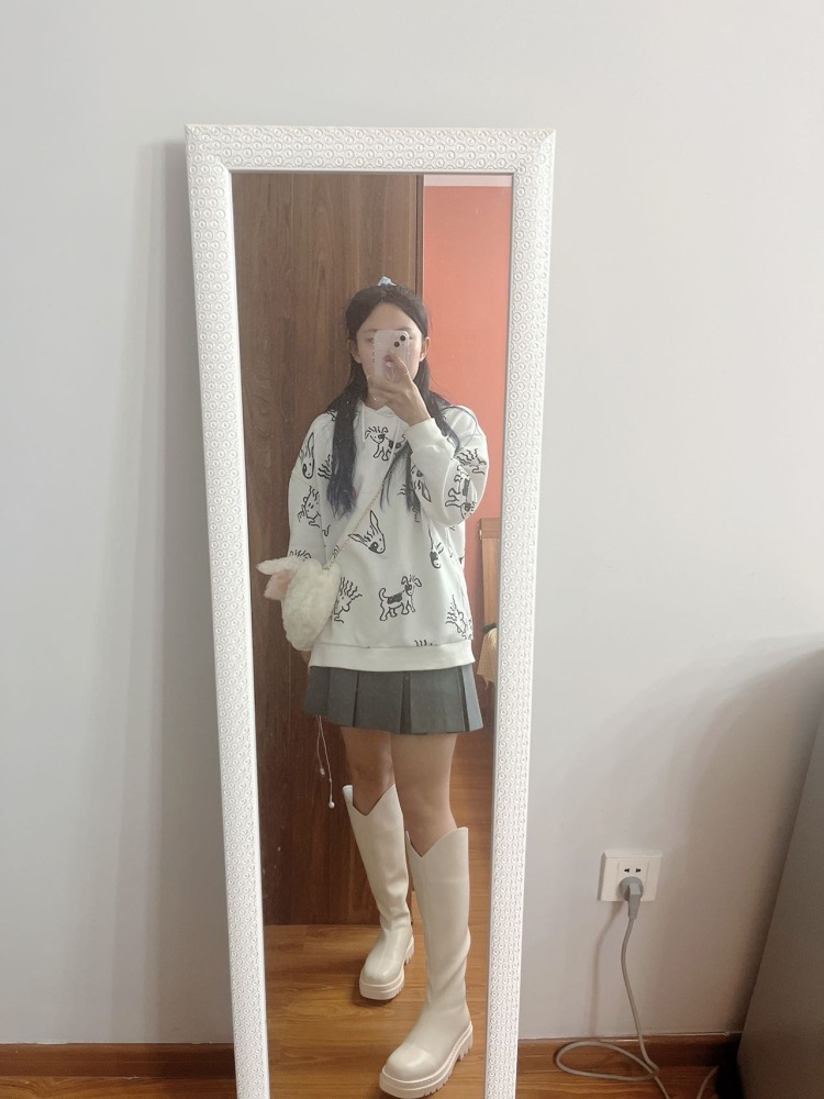 Crystal、娜-内蒙古自治区·呼和浩特市·赛罕区-抖音 某红薯-热爱穿搭,喜欢研究各类穿搭,拍照道具齐全,会使用醒图 PS等p图软件,身高162,体重52kg,可接寄拍单,衣服配饰包包(汉服 jk 洛丽塔也可)