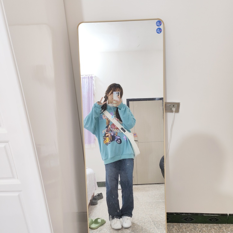 周婉熙-四川省·宜宾市·兴文县-抖音快手某红薯-18岁女大一学生，是一个微胖女孩呀～，喜欢拍照喜欢化妆打扮，喜欢各种好看的东西，所以对寄拍很感兴趣啦，希望能够得到你们滴支持哟～谢谢啦！