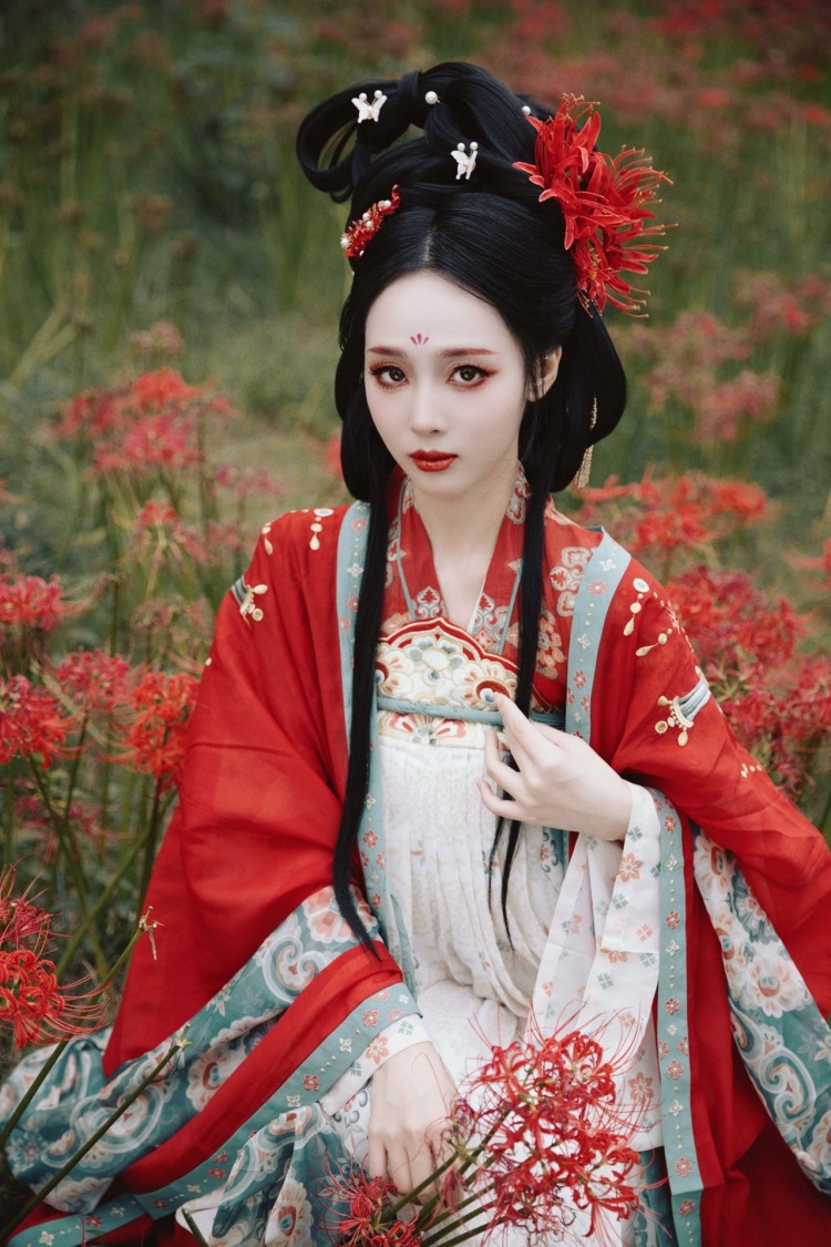 南枝-四川省·成都市·成华区--独立女摄影,有化妆师和模特团队,各种风格都可拍,日系清新,情绪私房以及汉服、jk、cos、Lolita等等,可接产品以及服装的寄拍,种草,开箱等等。另外视频也可以拍哈。
如果有喜欢的商家也可以考虑不收