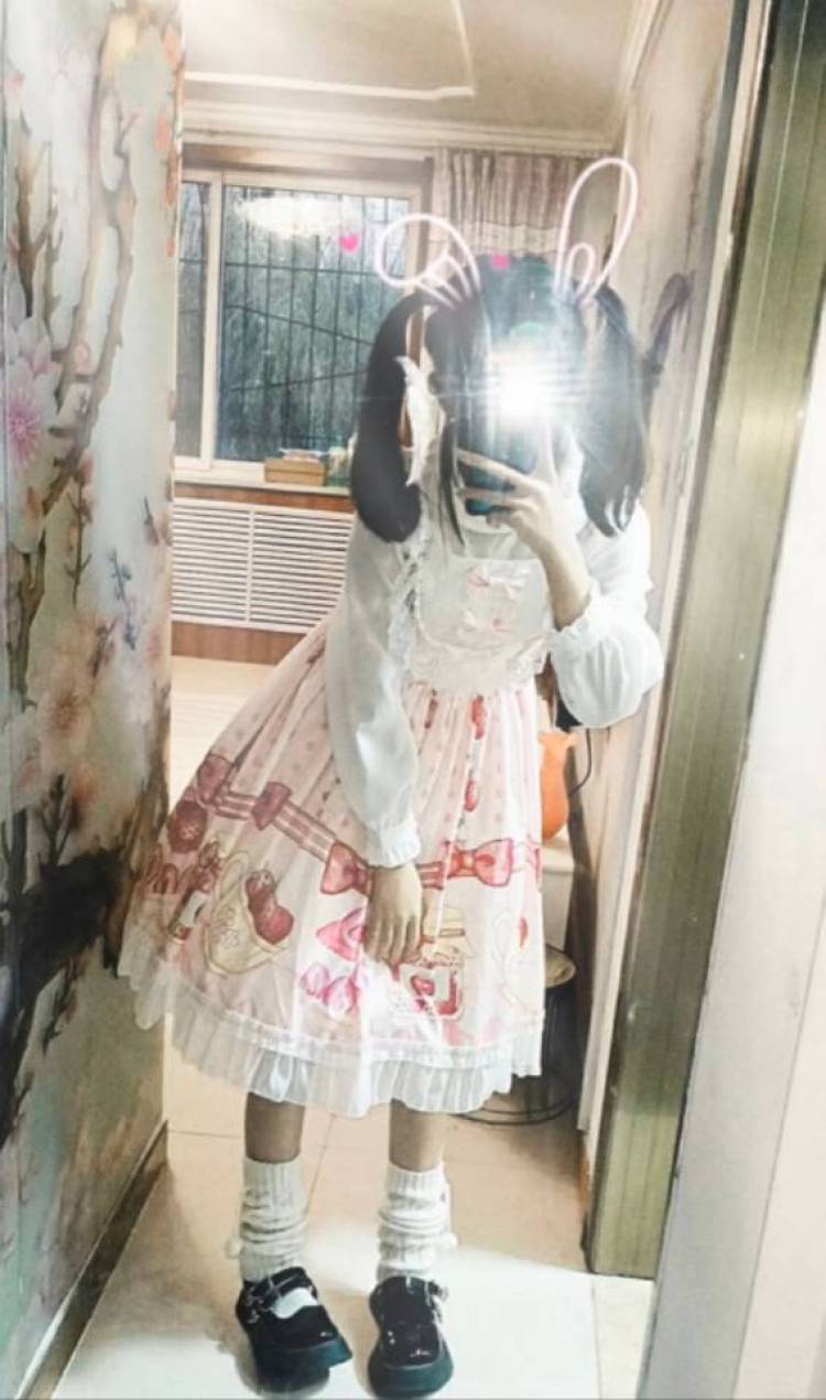 秋刀肥🐟-宁夏回族自治区·银川市·金凤区-快手-身高166,体重90斤 学舞蹈的 自己肥肠爱拍照 诚信第一u