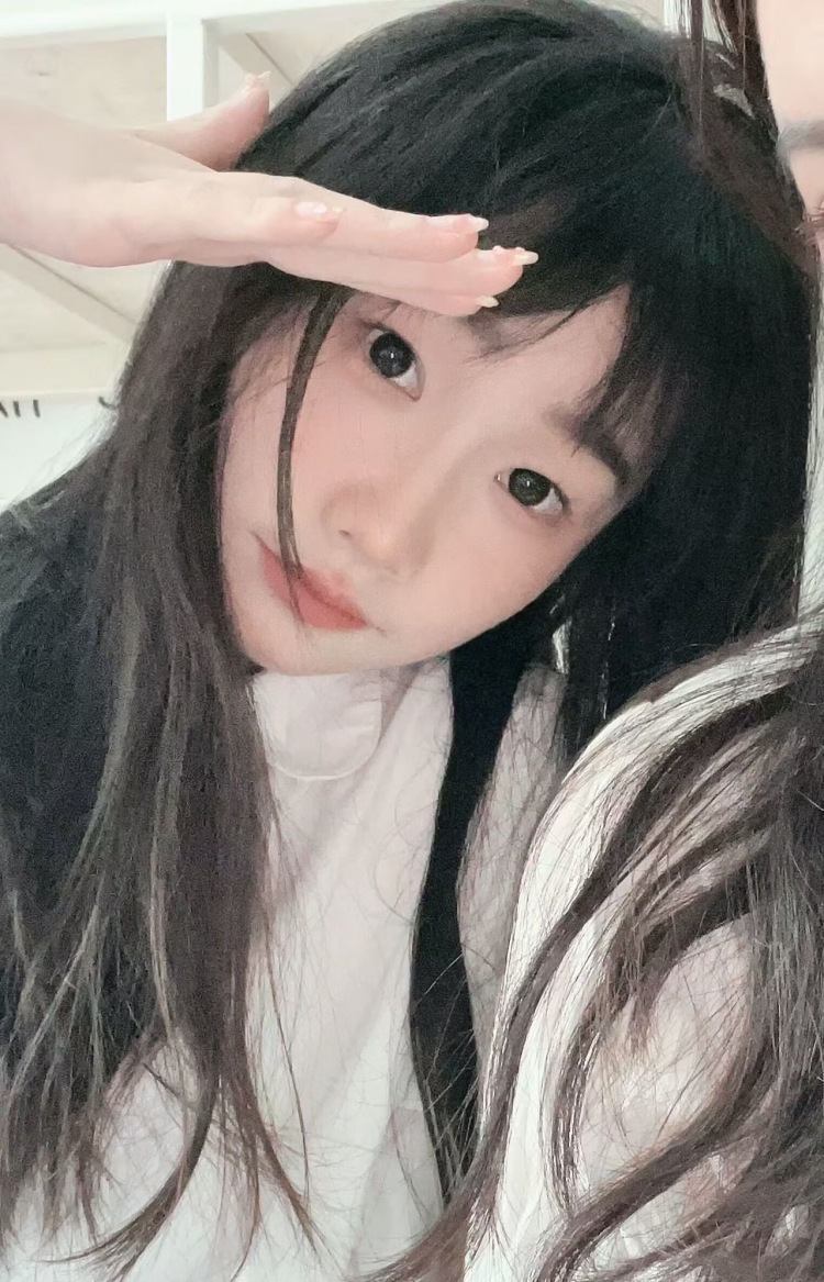 草莓小鱼干i-辽宁省·大连市·沙河口区--可接寄拍送拍,喜欢唱歌打王者,会p图会拍照。接单价格可议,诚信第一啦~