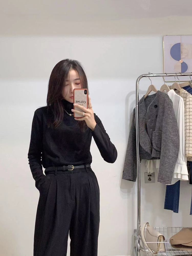 张張 zhang-🐰-广东省·佛山市·禅城区--之前做过淘宝,都是自己拍的图,现在由于一些原因,大多数只能在家里,出图可能大多是对镜拍,我自己也是有一定要求,所以绝对不会出质量差的图糊弄。
可以拍的风格还挺多的,大家快来找我拍图吧,出图速度杠杠的。