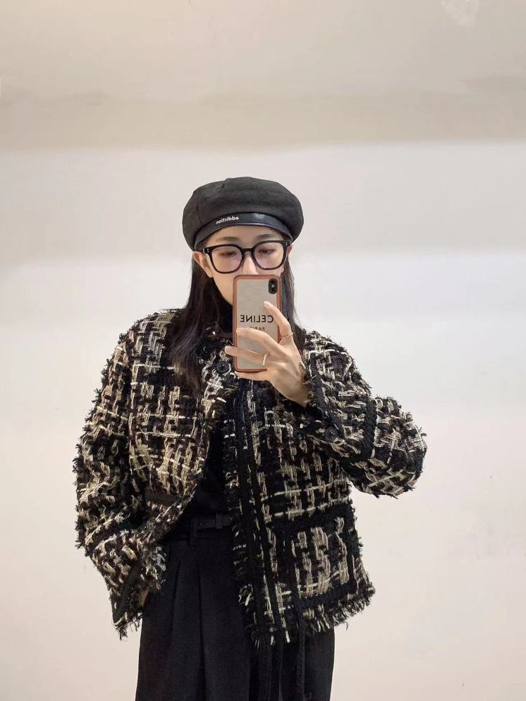 张張 zhang-🐰-广东省·佛山市·禅城区--之前做过淘宝,都是自己拍的图,现在由于一些原因,大多数只能在家里,出图可能大多是对镜拍,我自己也是有一定要求,所以绝对不会出质量差的图糊弄。
可以拍的风格还挺多的,大家快来找我拍图吧,出图速度杠杠的。