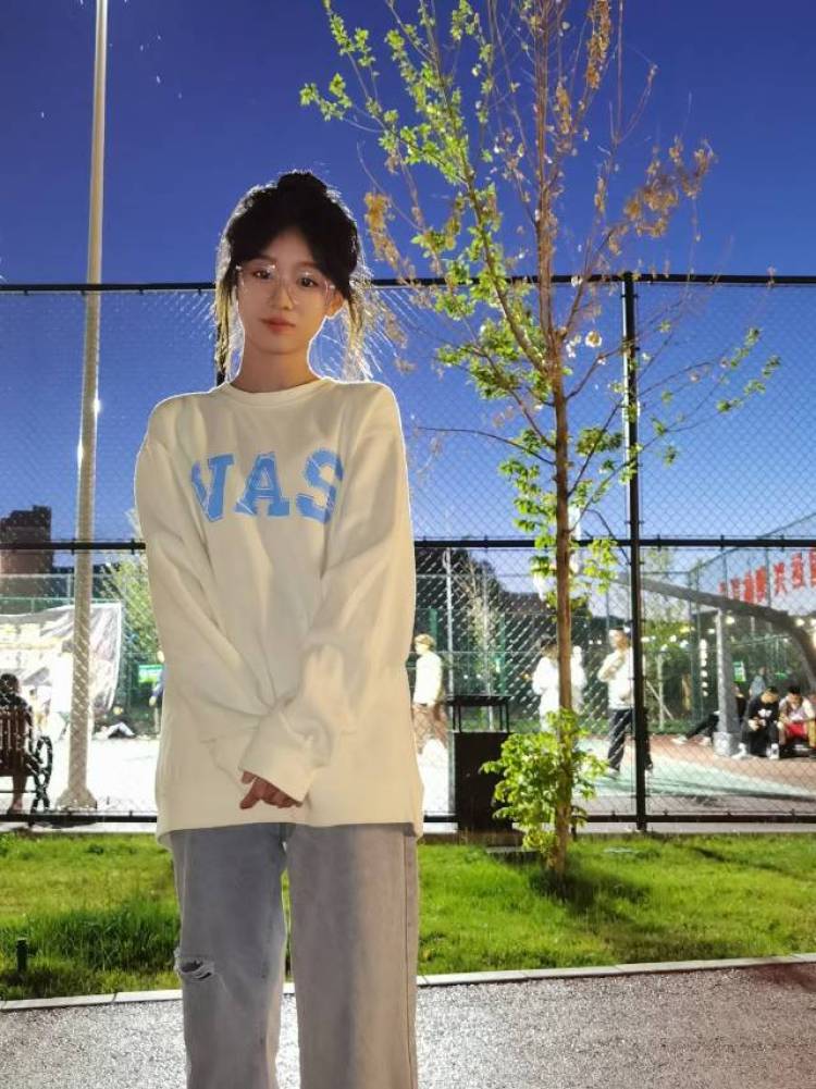 特奕安·田-新疆维吾尔自治区·阿勒泰地区·阿勒泰市-快手 微博 抖音-唱歌跳舞古筝 玩快手抖音 千人粉丝
买家秀，种草带货，短视频，平面模特，寄拍