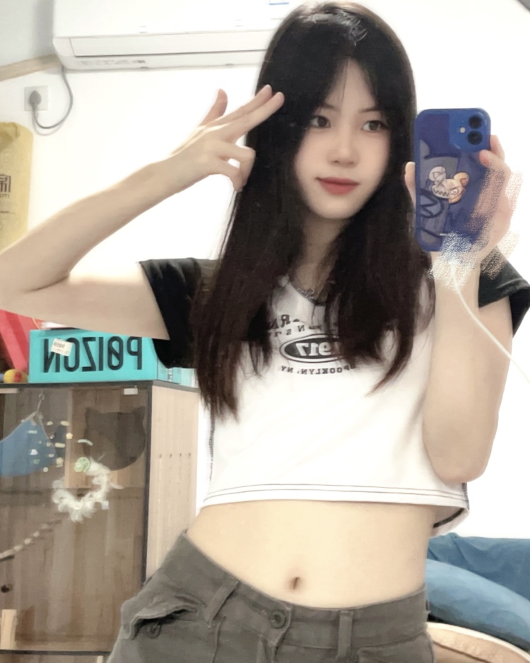 12点我必睡-广西壮族自治区·南宁市·西乡塘区-抖音-本人女 身高162  体重47kg  长相偏中等上  没有什么才艺  唯一的骄傲是皮肤白  好驾驭衣服  喜欢拍照  可接寄拍