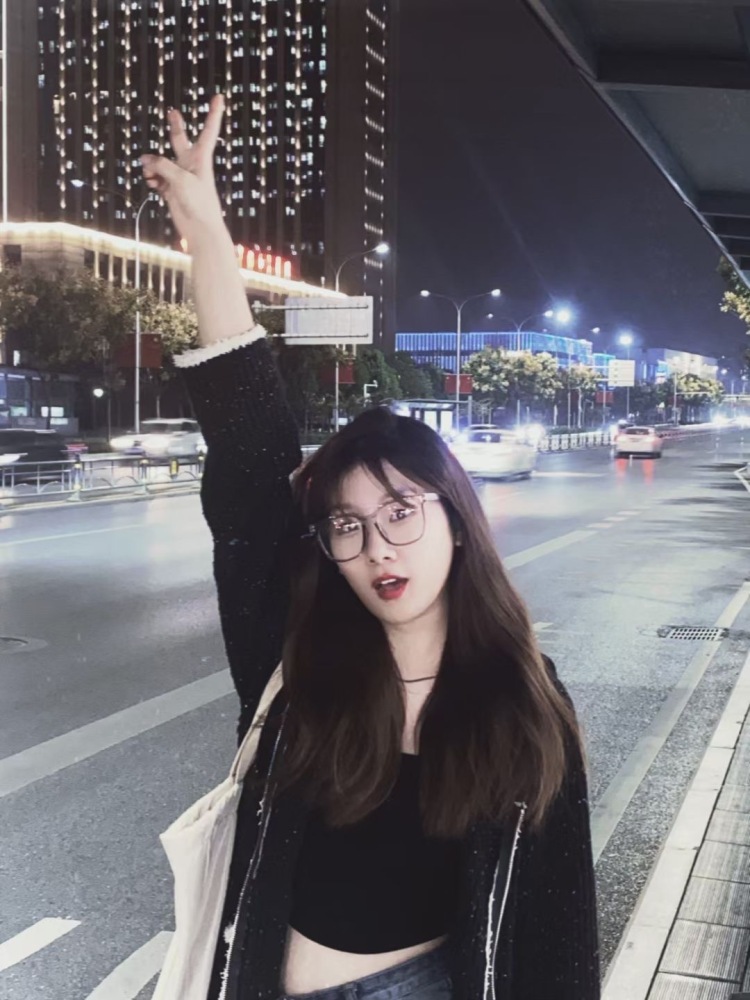 Hino'-湖北省·武汉市·江夏区--大量美女资源,各种风格皆具。目前主接寄拍单,价格美丽质量佳,接单快质量高,诚信接单,🉑️长期合作。