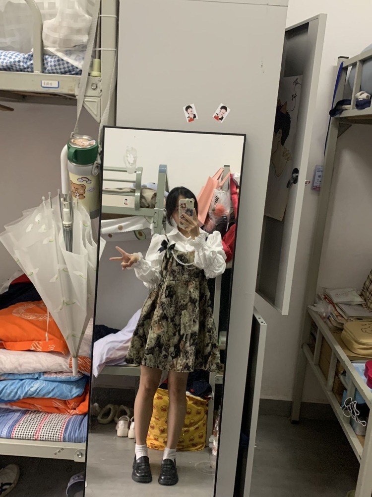 .-湖南省·怀化市·新晃侗族自治县--平常喜欢自己学穿搭  喜欢拍照 喜欢化妆 想尝试各种穿搭 可以买家秀 接寄拍160/97