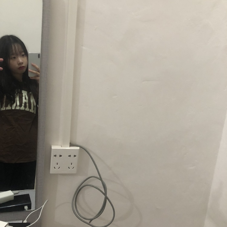 别扰-江西省·赣州市·章贡区-快手-你来自江西赣州，目前是一名职高3年级学 生 平常喜欢看看书 身高150 体重85 喜欢穿休闲装