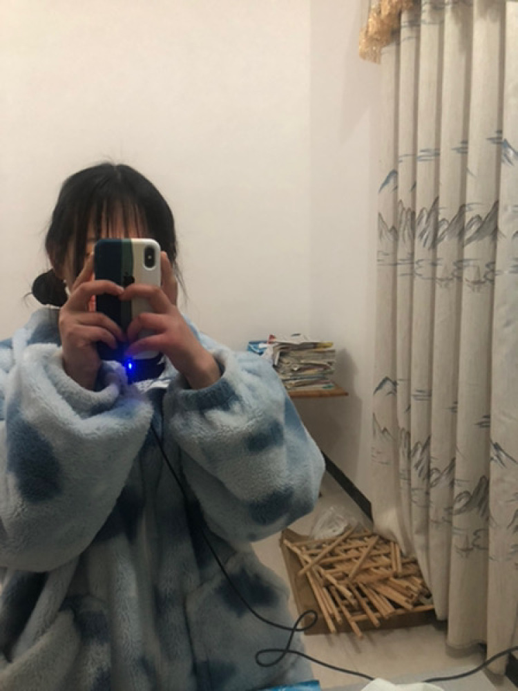 别扰-江西省·赣州市·章贡区-快手-你来自江西赣州，目前是一名职高3年级学 生 平常喜欢看看书 身高150 体重85 喜欢穿休闲装