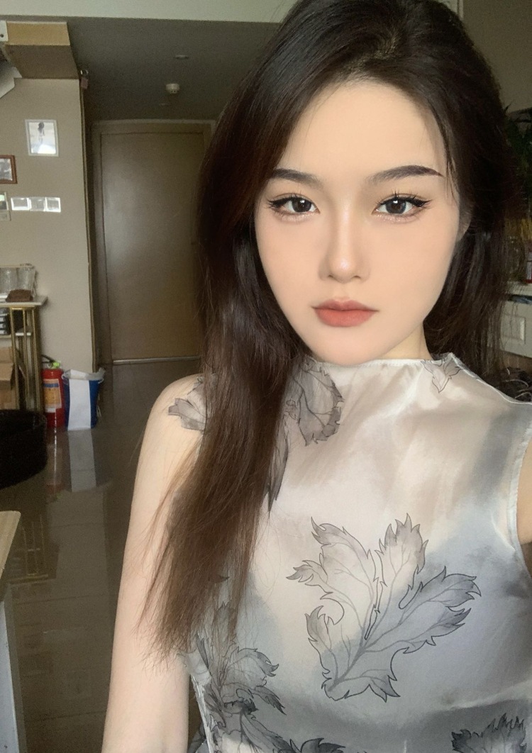 小王不在-浙江省·杭州市·上城区-抖音-身高167 体重99 服装寄拍 素人模特 美瞳 饰品都可以 风格不限