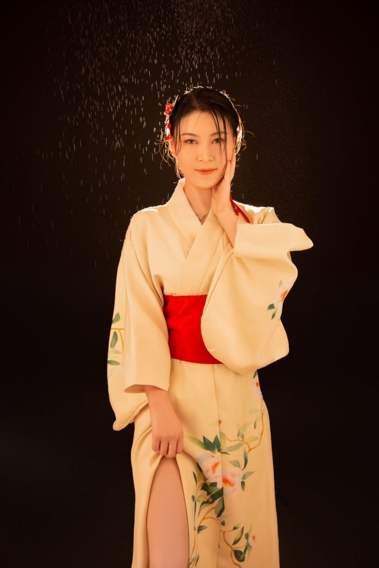 F-宁夏回族自治区·吴忠市·利通区--特长：画画，舞蹈（爵士）
职业：白领
可接单范围：寄拍，送拍，买家秀，物品展示图