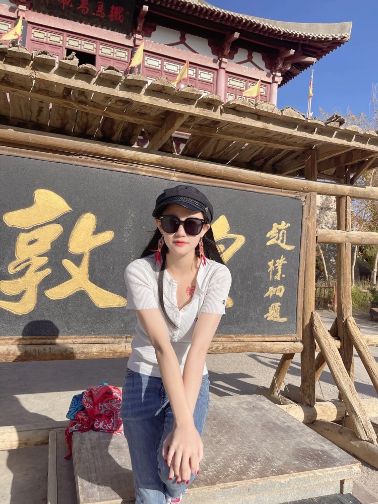 香香-广东省·佛山市·禅城区--大家好
接单范围:1⃣️寄拍&买家秀3⃣️app、小游戏、小程序等推广
4⃣️试用产品 5⃣️修图(只会人像精修5¥一张不满意可退免费修改追求自然)
6⃣️其实感觉都能做赚零花钱嘛
艺名:香