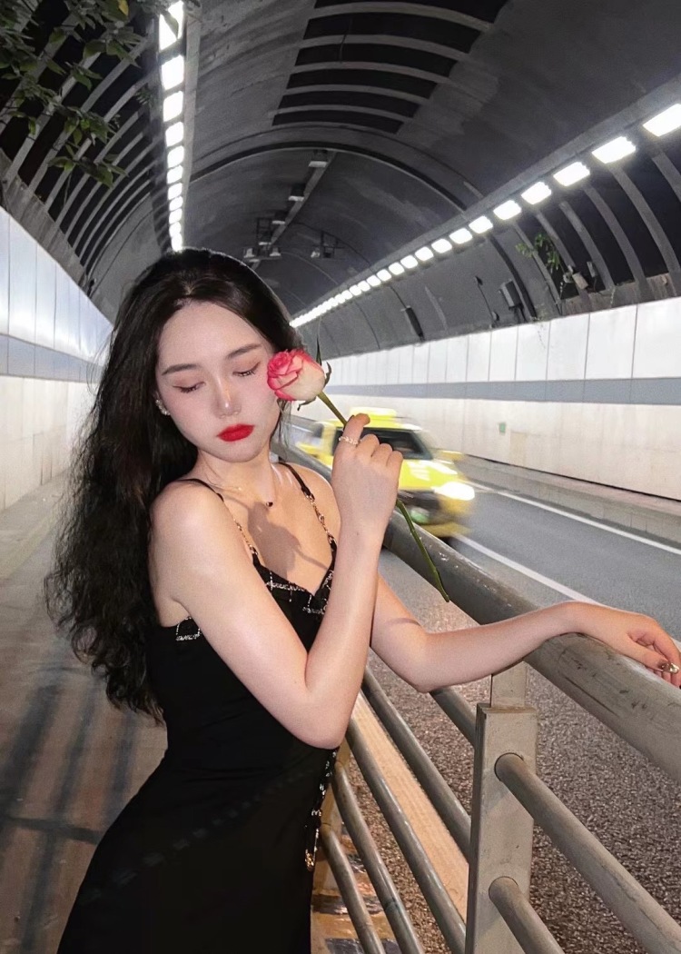 kiko-江苏省·南京市·江宁区--身高163cm 体重44kg
会化妆发型修图穿搭 可接买家秀 探店等