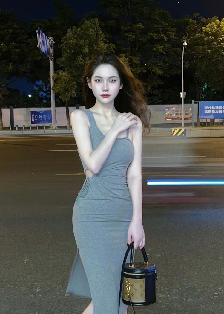 kiko-江苏省·南京市·江宁区--身高163cm 体重44kg
会化妆发型修图穿搭 可接买家秀 探店等