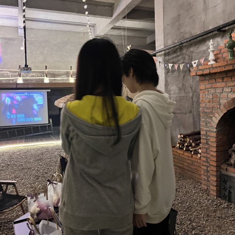 高雨欣-黑龙江省·牡丹江市·东安区--大家好!
大家好!我是肉肉感谢网红湾提供机会
我做过买家秀 网拍模特 任何风格都可以接 擅长搭配 化妆 街拍 短视频拍摄 剪片制作短视频 编辑照片等
艺名:肉肉
年龄:16
身高:168cm
体重:4