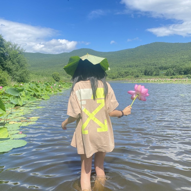高雨欣-黑龙江省·牡丹江市·东安区--大家好!
大家好!我是肉肉感谢网红湾提供机会
我做过买家秀 网拍模特 任何风格都可以接 擅长搭配 化妆 街拍 短视频拍摄 剪片制作短视频 编辑照片等
艺名:肉肉
年龄:16
身高:168cm
体重:4