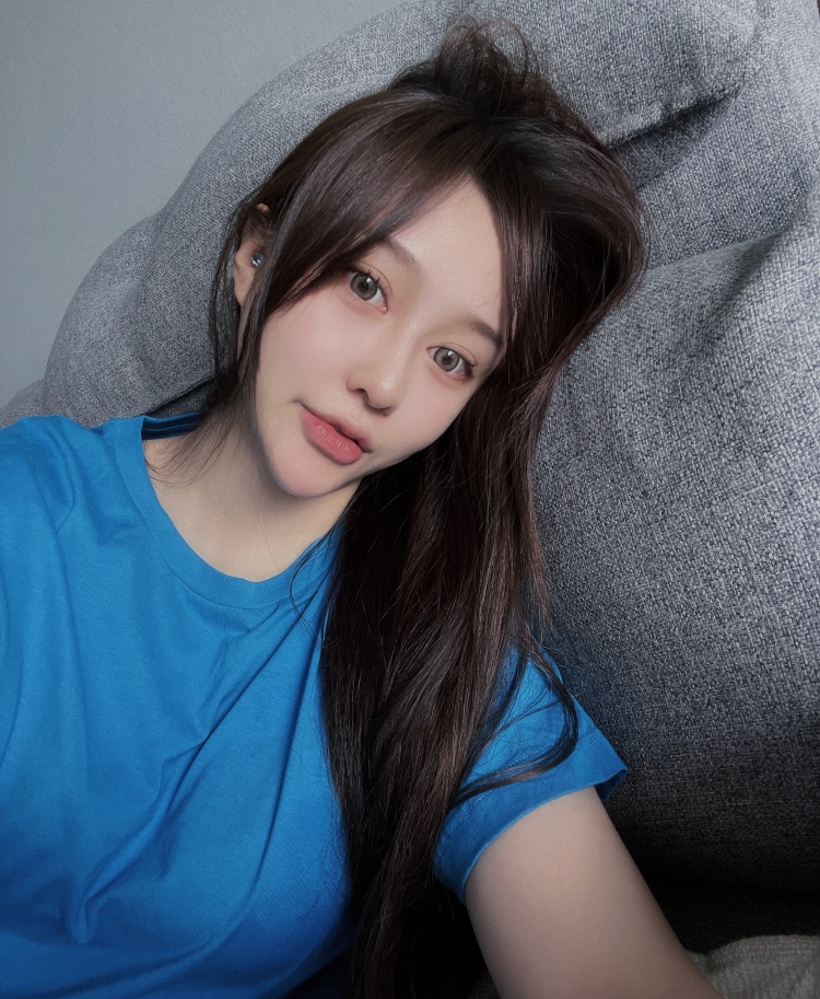 AD钙奶🍑-黑龙江省·哈尔滨市·道里区--会化妆 会拍照 会p图 衣服美瞳饰品都可 身高165 114 寄拍都可 性格好事少 风格可多变 时间充裕