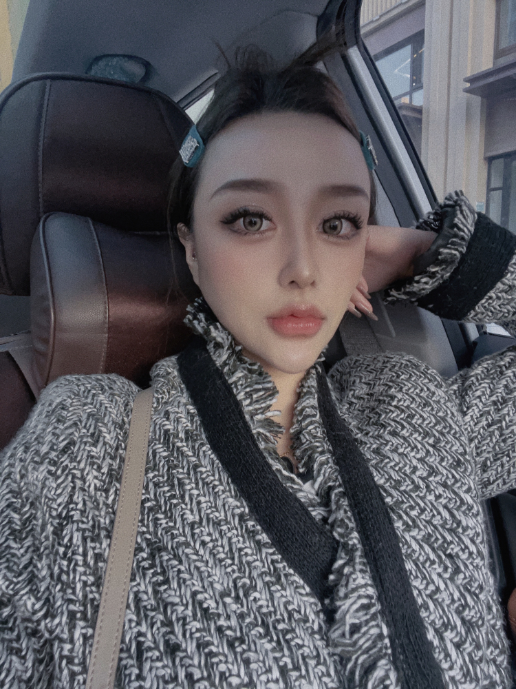 AD钙奶🍑-黑龙江省·哈尔滨市·道里区--会化妆 会拍照 会p图 衣服美瞳饰品都可 身高165 114 寄拍都可 性格好事少 风格可多变 时间充裕