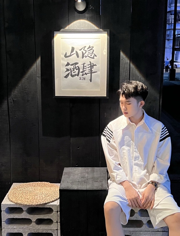 灰-广西壮族自治区·南宁市·兴宁区-抖音|某红薯-分享图片 平时可以寄拍 约探店 约拍 都可以
拍照好看 会修图 会拍