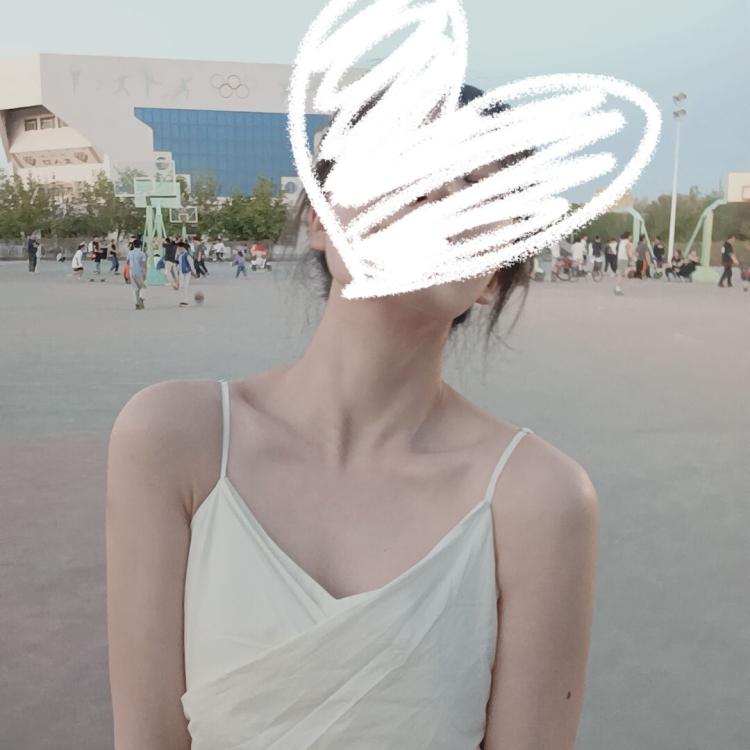@瞌睡虫🍒-甘肃省·兰州市·城关区-抖音-会拍照 p图 短视频 长相甜美 身高168 100斤 行走的衣架子 接受各种寄拍 衣服鞋子项链包包化妆品小饰品发卡等各种拍摄 接单后必定完成任务 希望真诚留给同样真诚的人