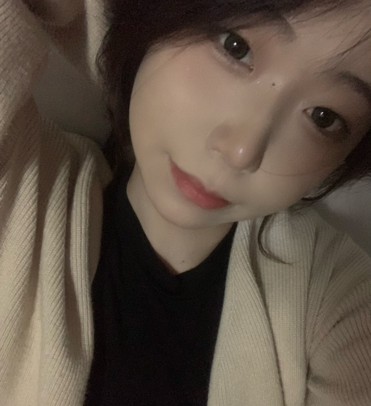 Vvu'-河南省·商丘市·梁园区-快手-本人165cm 90kg 会编辑短视频 会拍照 风格百变 会p图