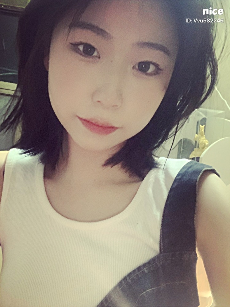 Vvu'-河南省·商丘市·梁园区-快手-本人165cm 90kg 会编辑短视频 会拍照 风格百变 会p图