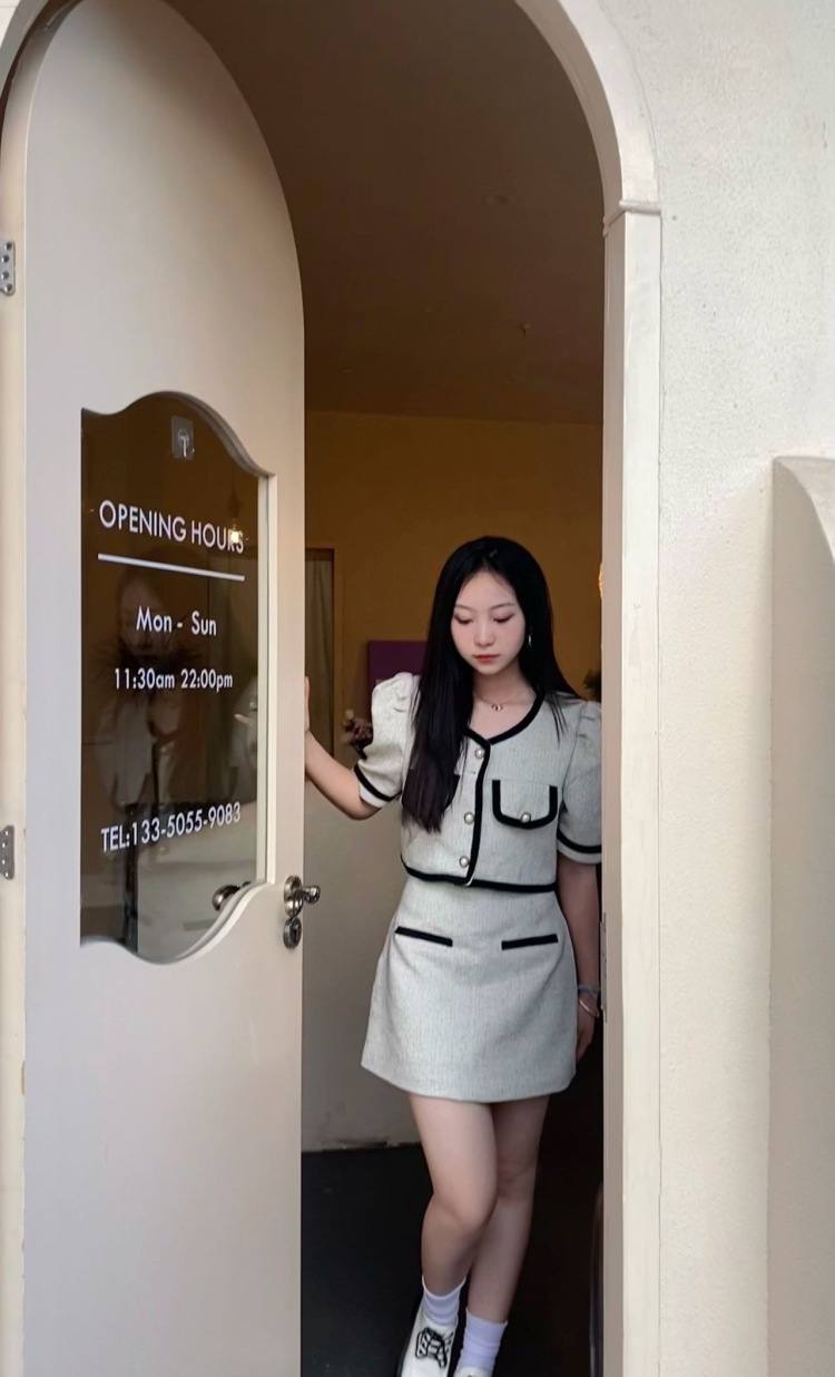 桃井甜绘੭-四川省·成都市·成华区--可以合作衣服 裤子 裙子 
甜系 韩系都可
小梨形身材
好沟通