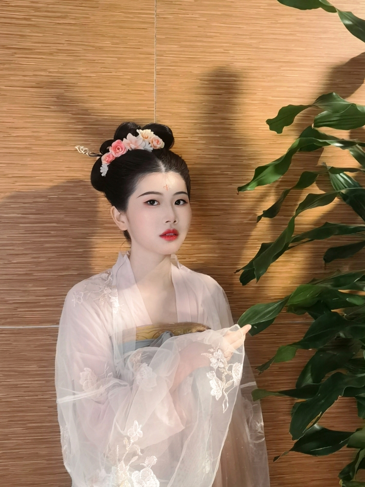 七月-四川省·成都市·成华区-抖音,快手,某红薯-喜欢拍照,喜欢到处逛逛,接单范围:买家秀,短视频带货,免费试用,探店打卡