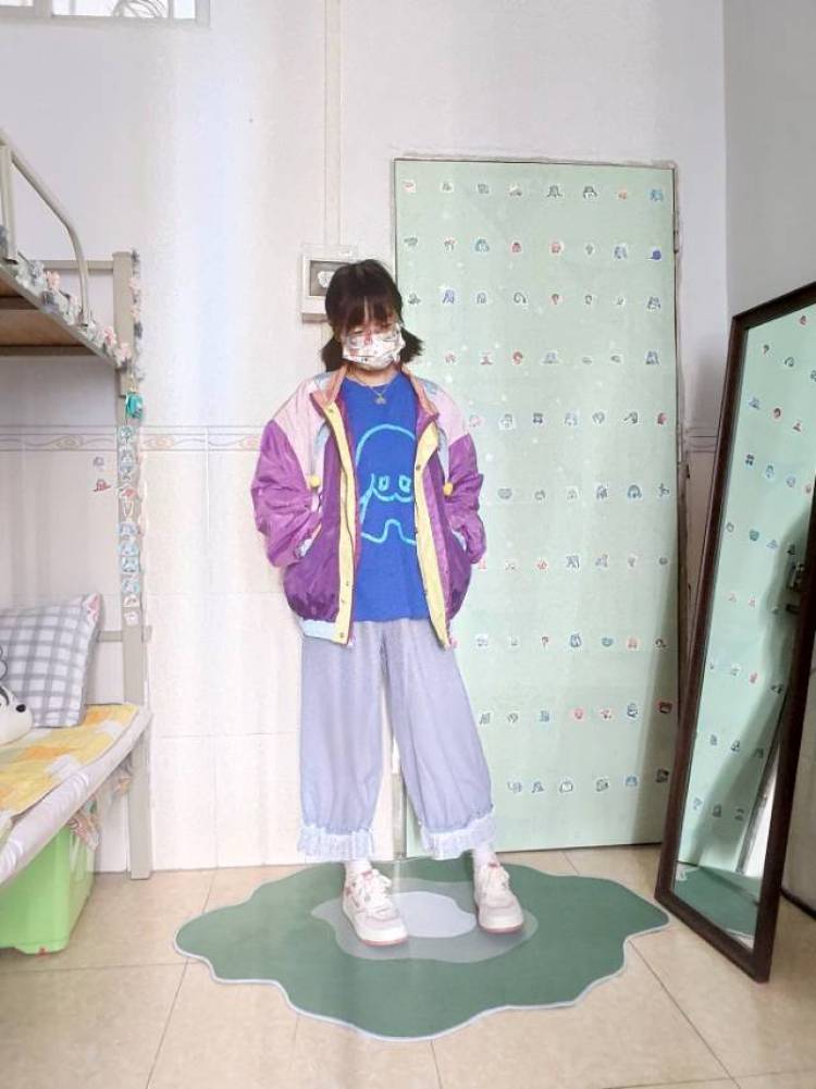 Icesper.-广东省·江门市·江海区-某红薯-喜欢穿搭,156|84,在校学生,只接受寄送或者先付佣金的寄拍,不入会。