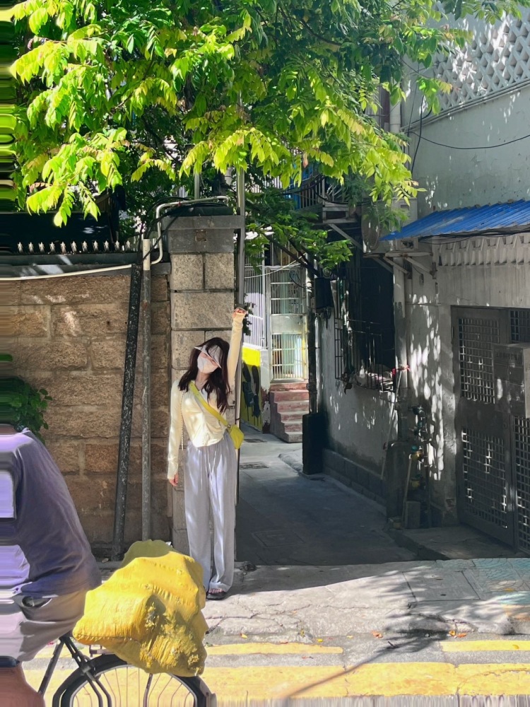 久菜核子-福建省·厦门市·思明区--喜欢各种风格的衣服,平时也很爱拍照,也会自己修图,也很喜欢探店,小饰品,鞋子,包包啥的都可以