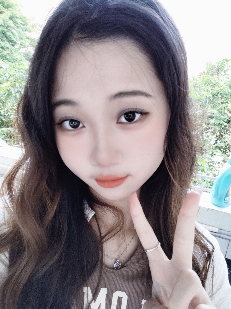 蔡蔡爱吃菜-广东省·广州市·天河区--热爱拍照，热爱穿搭，喜欢化妆
身高168体重102
性格活泼开朗，做事认真负责